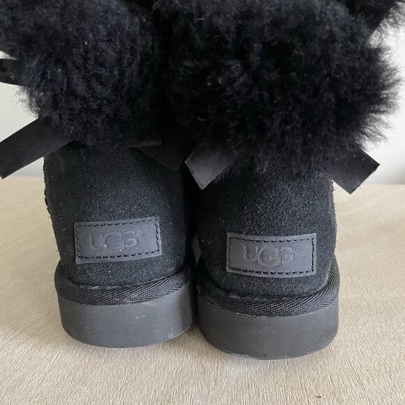 UGG Mini Bailey Bow Boots - Picture 5 of 12